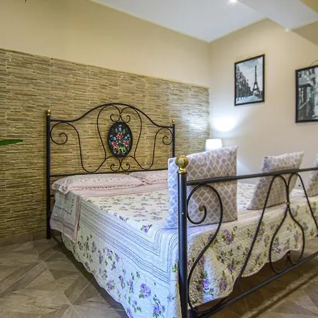 Prato Apartment *